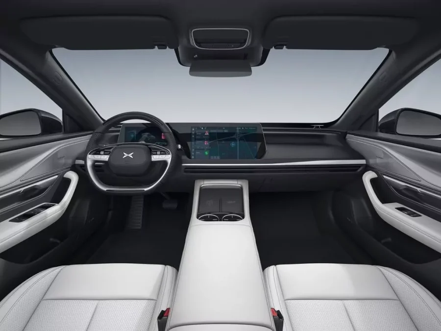 Renting Coches Xpeng P7Performance AWD Arctic White