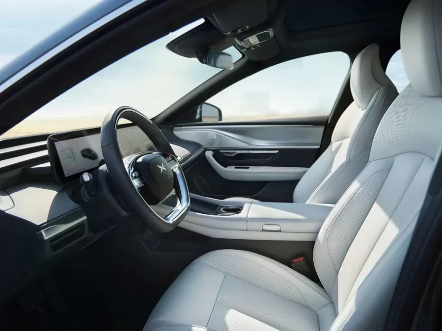 Renting Coches Xpeng P7Performance AWD Arctic White