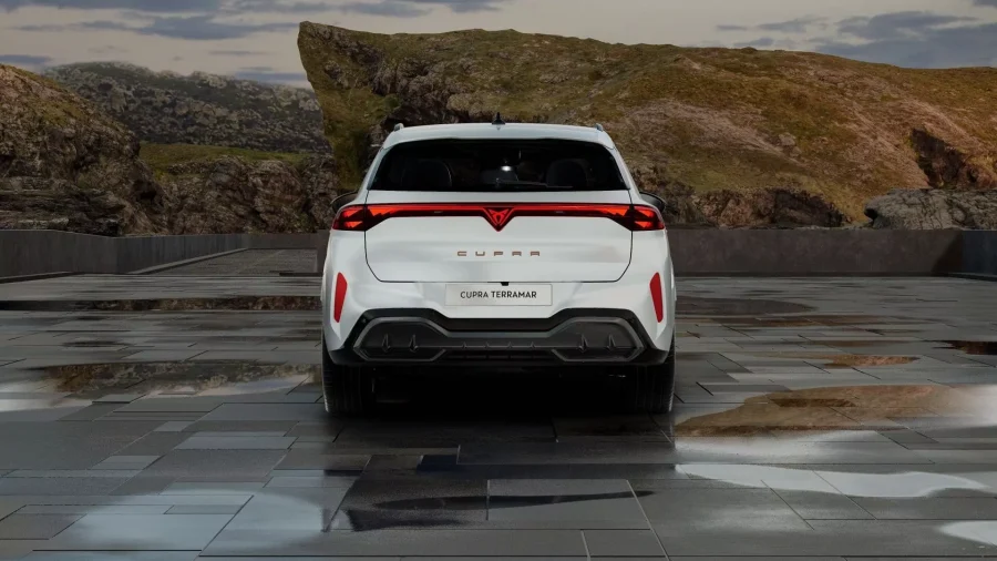 Renting Coches Cupra Terramar1.5 eTSI 110kW DSG Blanco Glacial (Metalizado), Gris Timanfaya (Metalizado)