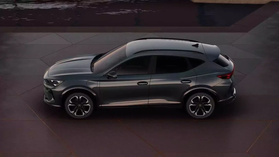 Renting Coches Cupra Formentor1.5 eTSI 110kW DSG Gris Magnetic (Metalizado), Blanco Nevada (Metalizado) 