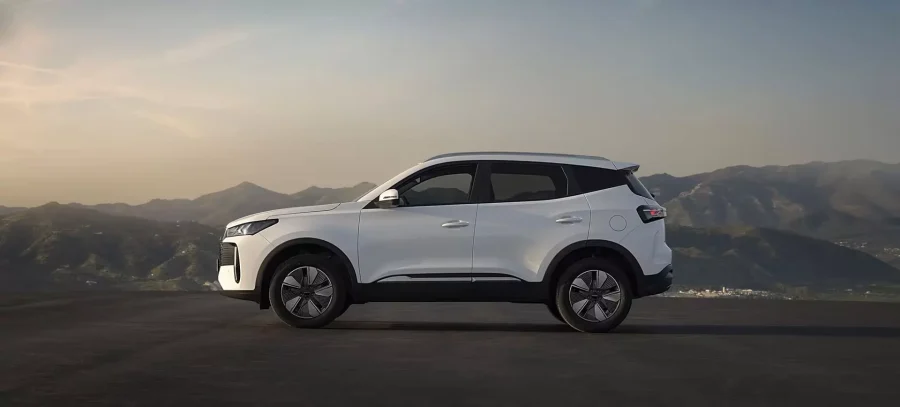 Renting Coches Ebro S4001.5 DHE HEV Excellence CVT Gris Phantom