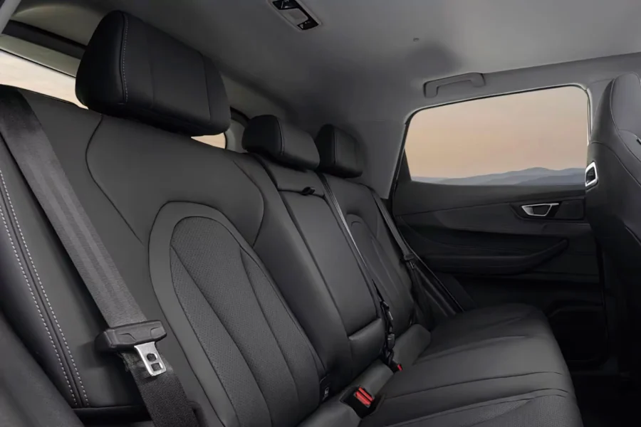 Renting Coches Ebro S4001.5 DHE HEV Excellence CVT Gris Phantom