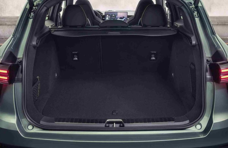 Renting Coches Lynk & Co 011.5 PHEV More Crystal White, Sparking Black