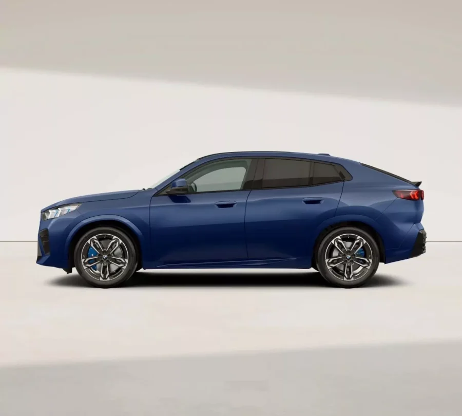 Renting Coches BMW iX2eDrive20 Portimao Blue, Black Sapphire