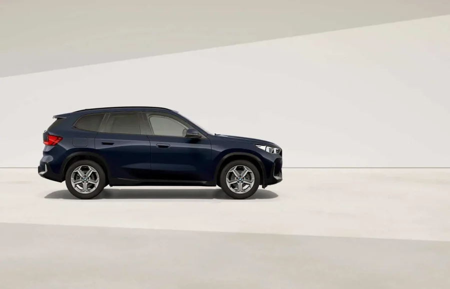 Renting Coches BMW X1sDrive 20d Night Dusk Blue, Mineral White