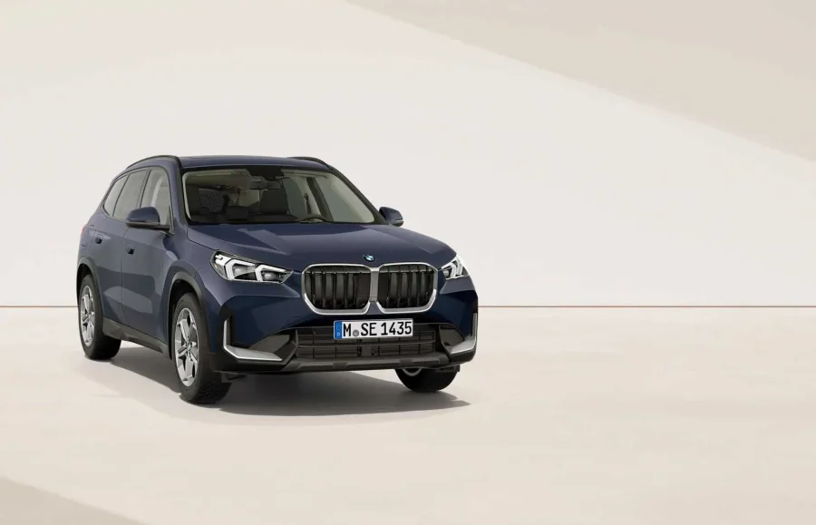 Renting Coches BMW X1sDrive 20d Night Dusk Blue, Mineral White