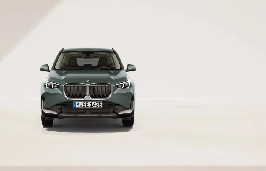 Renting Coches BMW X1xDrive20d Premium Package Cape York Green metalizado