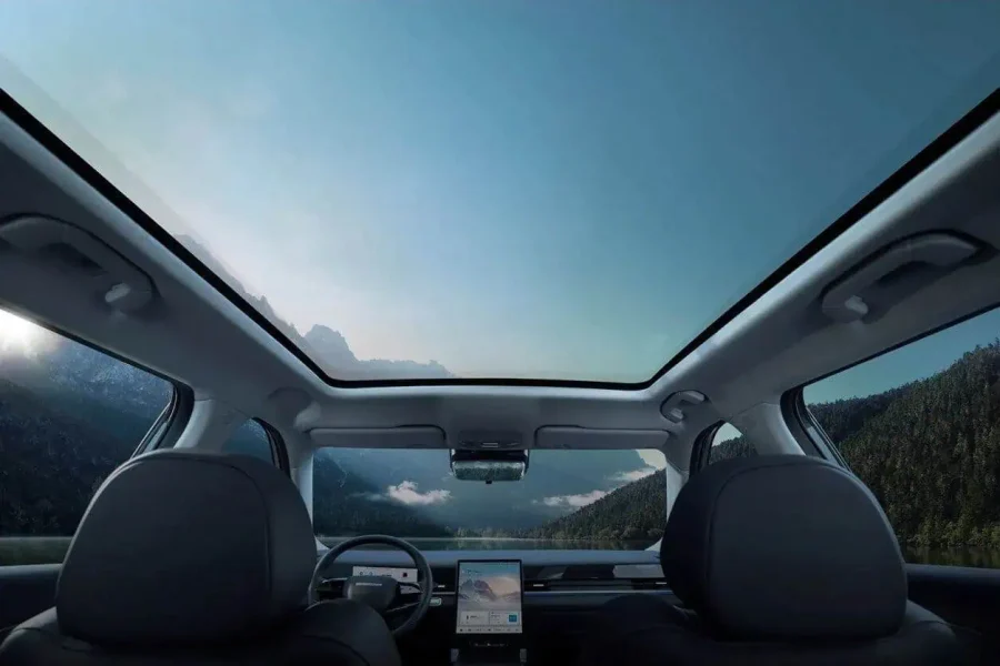 Renting Coches Jaecoo 51.6 TGDI Exclusive Blanco Aura, Gris Antracita, Verde Posidonia