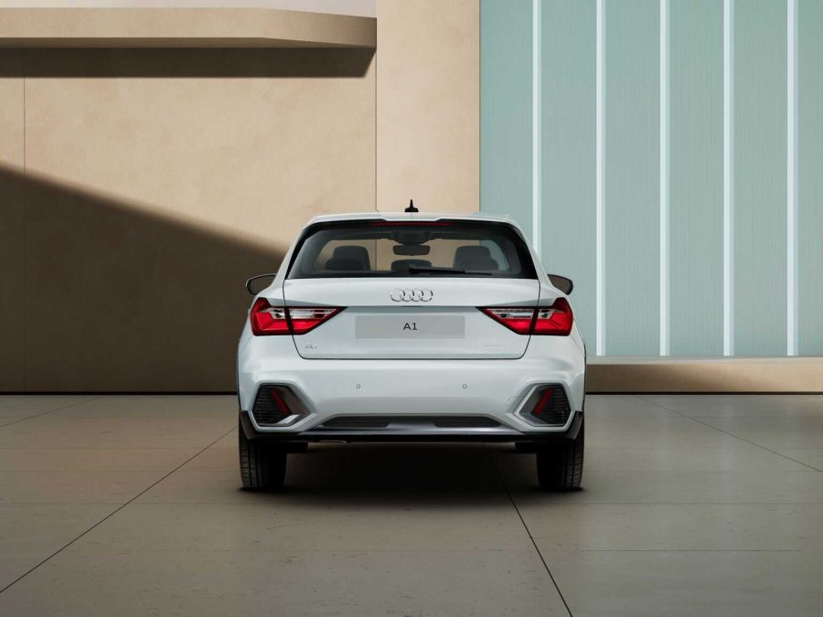 Renting Coches Audi A1Allstreet 30 TFSI 85kW S Tronic Blanco Glaciar, Gris Crono