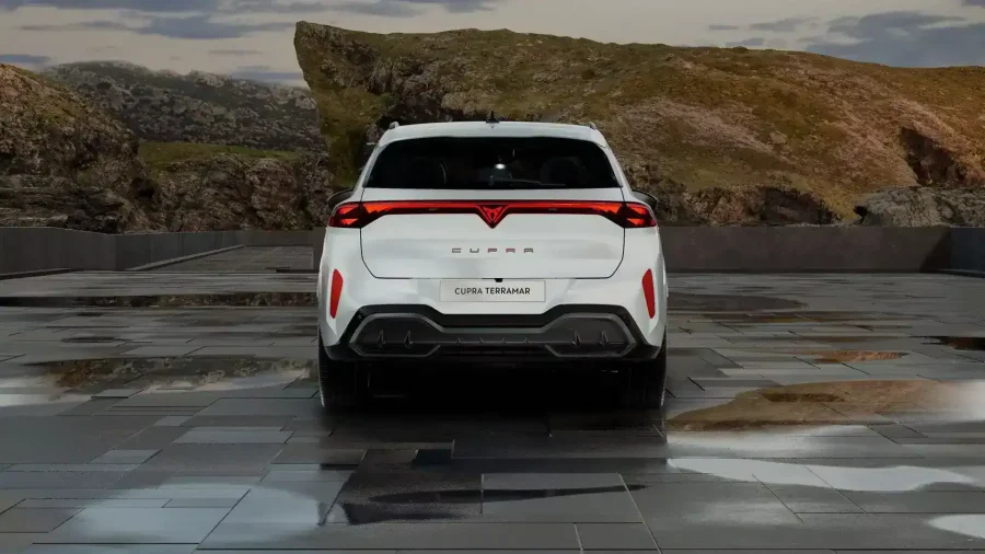 Renting Coches Cupra Terramar1.5 eTSI 110kW DSG Blanco Glacial (Metalizado), Gris Timanfaya (Metalizado)