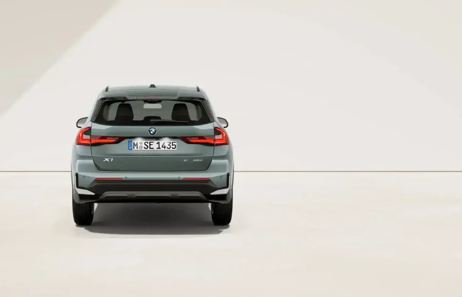 Renting Coches BMW X1xDrive20d Premium Package Cape York Green metalizado