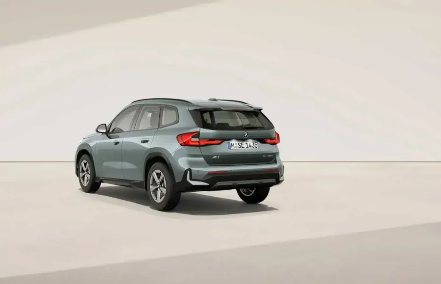 Renting Coches BMW X1xDrive20d Premium Package Cape York Green metalizado