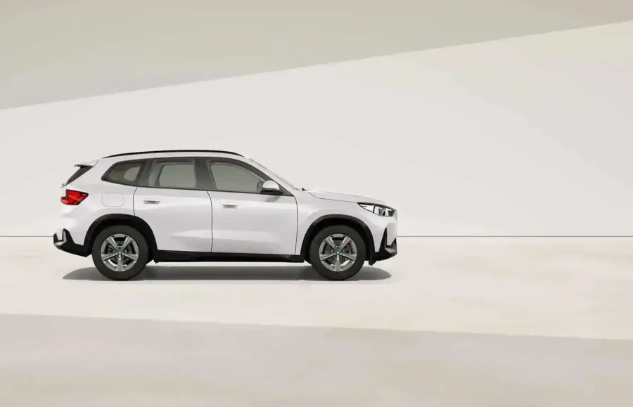 Renting Coches BMW X1sDrive18d Premium Package Mineral White metalizado