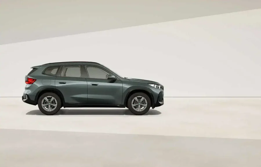 Renting Coches BMW X1xDrive20d Premium Package Cape York Green metalizado