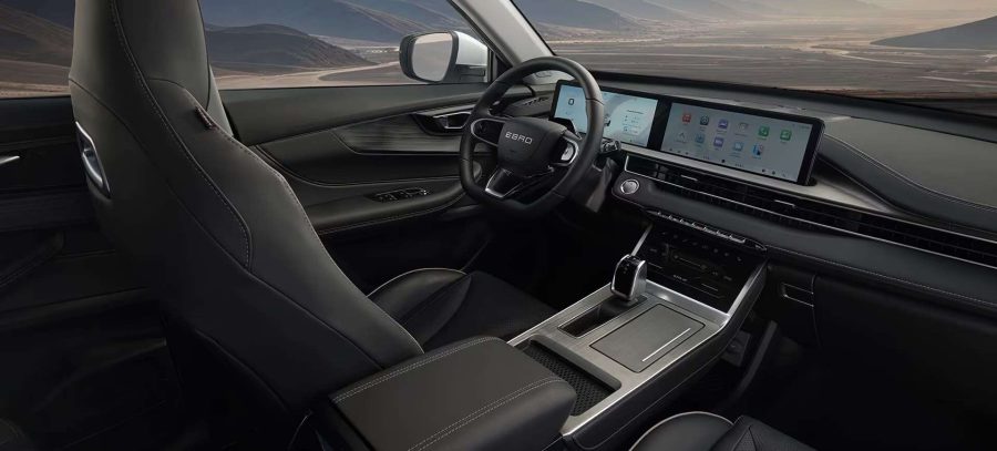 Renting Coches Ebro S4001.5 DHE HEV Excellence CVT Blanco Khaki, Gris Phantom