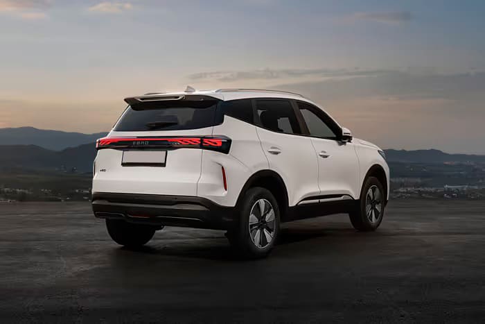 Renting Coches Ebro S4001.5 DHE HEV Excellence CVT Blanco Khaki, Gris Phantom