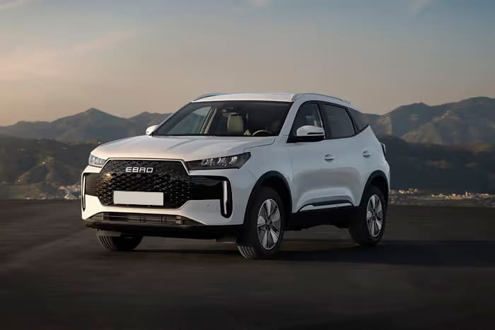 Renting Coches Ebro S4001.5 DHE HEV Excellence CVT Blanco Khaki, Gris Phantom