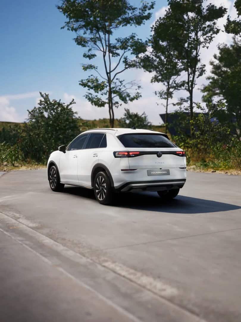 Renting Coches Volkswagen T-Roc1.5 eTSI 85kW DSG MAS Blanco Punto, Gris Lobo