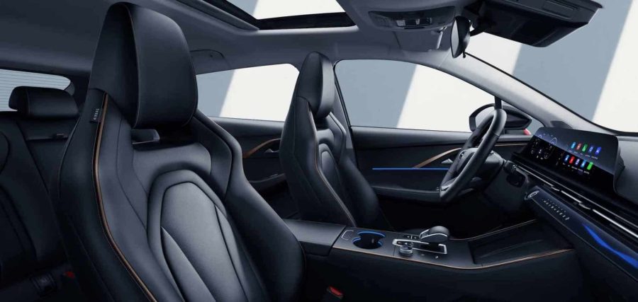 Renting Coches Omoda 51.6 TGDi Premium Blanco + Negro, Negro