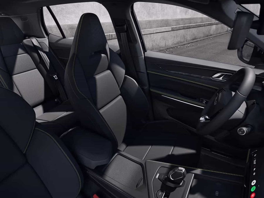 Renting Coches Lynk & Co 011.5 PHEV Core 206kW Automático Mineral Green