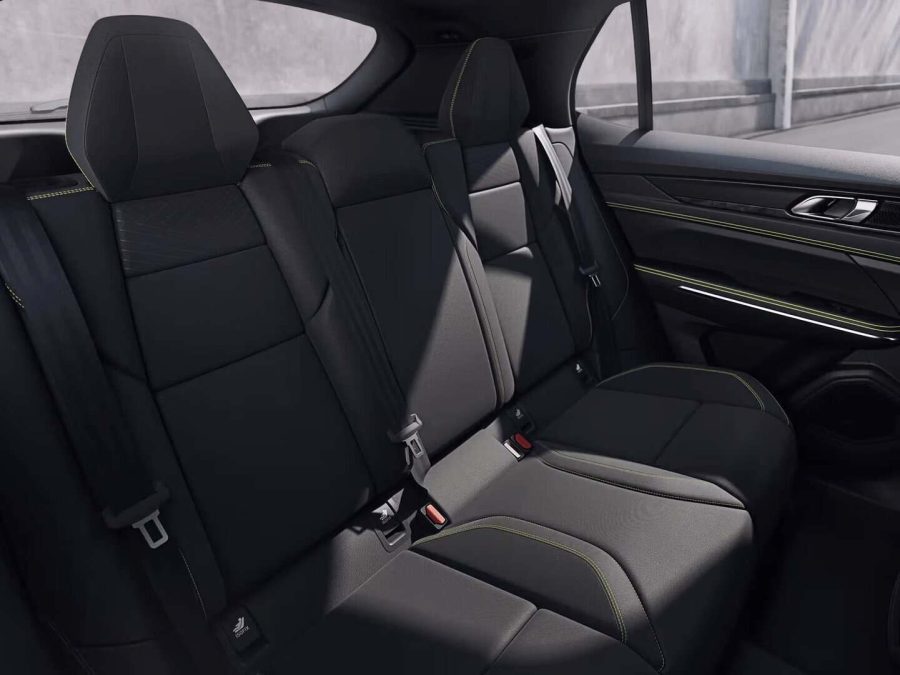 Renting Coches Lynk & Co 011.5 PHEV Core 206kW Automático Mineral Green