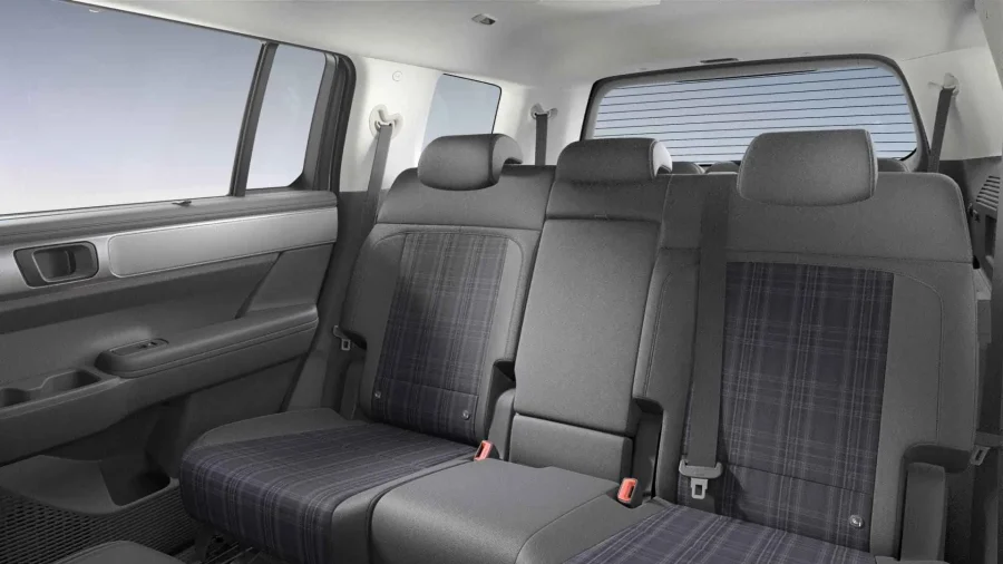Renting Coches Hyundai Santa Fe1.6T PHEV 4X4 AT Maxx White Cream
