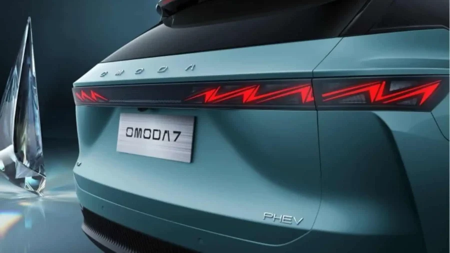Renting Coches Omoda 71.5T PHEV Premium Verde Wave, Plata Moonlight, Negro Opalo, Blanco Perlado