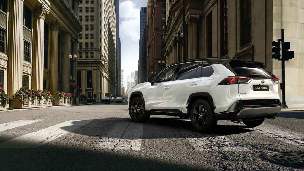 renting toyota rav4