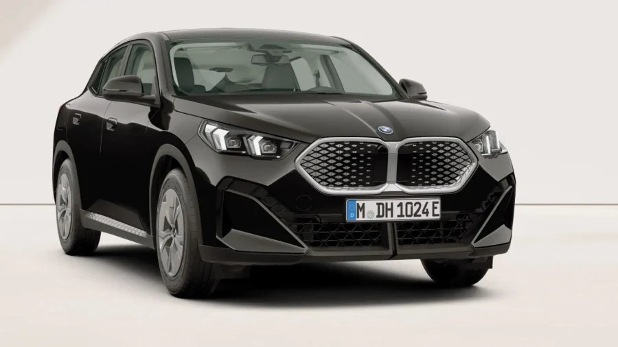 Renting Coches BMW iX2eDrive20 Black Solid