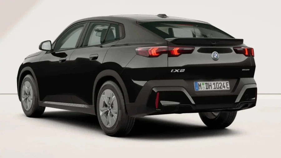 Renting Coches BMW iX2eDrive20 Black Solid