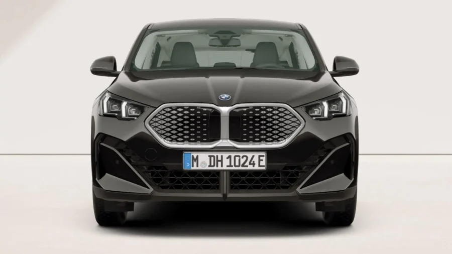Renting Coches BMW iX2eDrive20 Black Solid