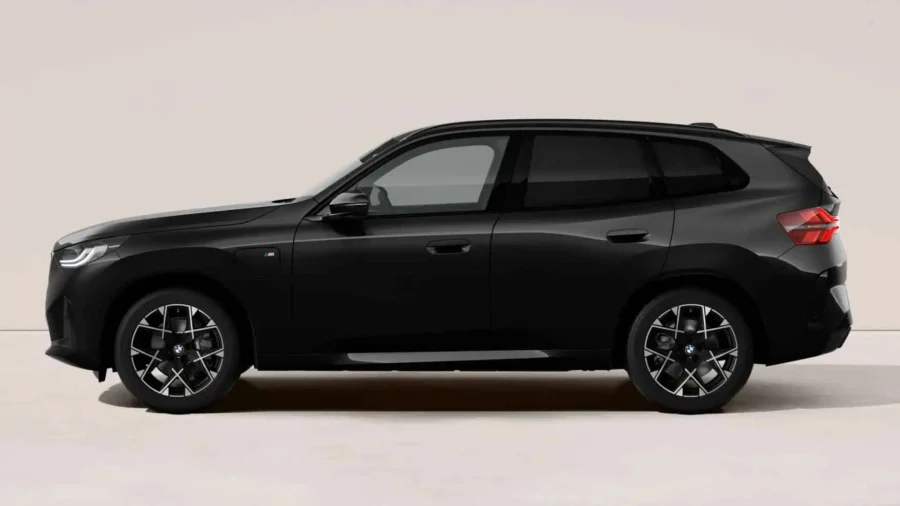 Renting Coches BMW X330e xDrive M Sport Black Sapphire, Arctic Race Blue