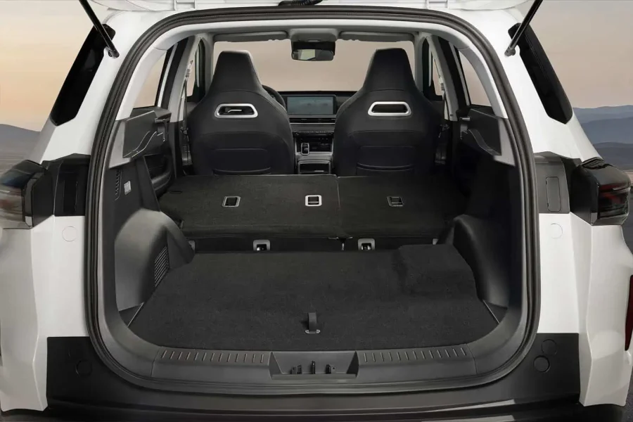 Renting Coches Ebro S4001.5 DHE HEV Excellence CVT Blanco Khaki, Gris Phantom