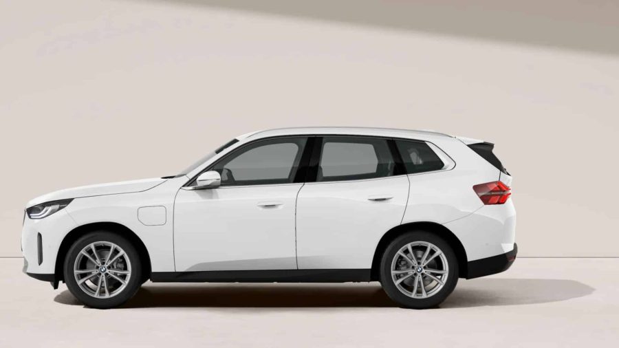 Renting Coches BMW X330e xDrive Alpine White