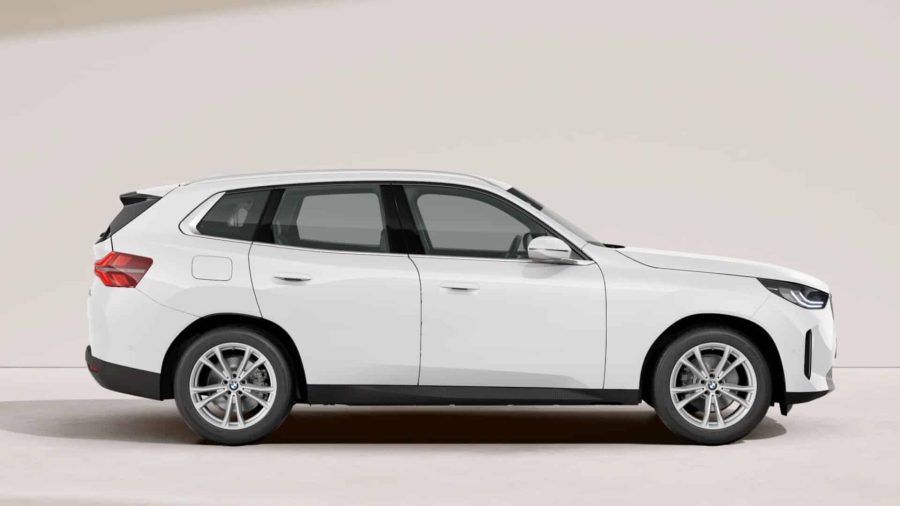 Renting Coches BMW X330e xDrive Alpine White