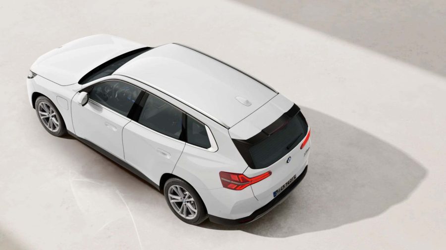 Renting Coches BMW X330e xDrive Alpine White