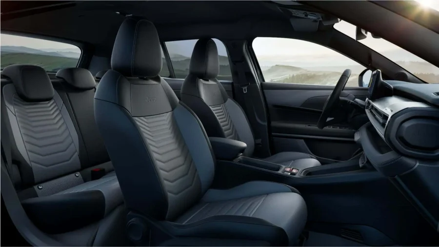 Renting Coches Jeep Avenger1.2 Ehybrid Altitude Negro Volcano, Gris Storm