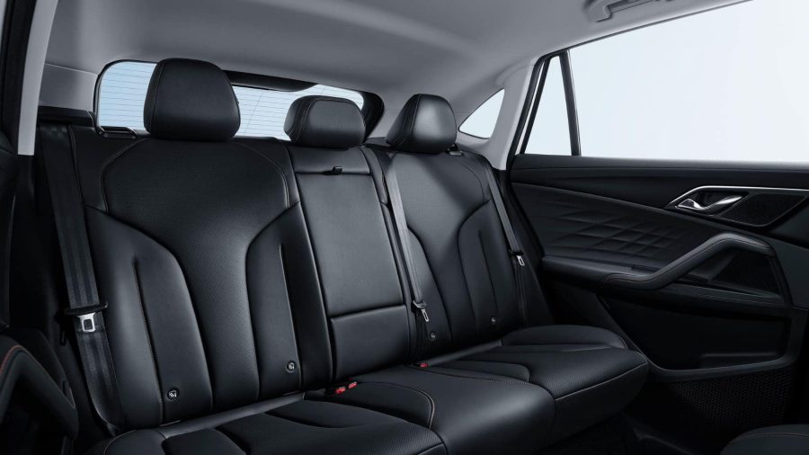 Renting Coches MG HS1.5T PHEV Comfort Blanco, Negro