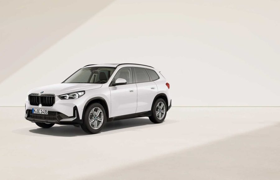 Renting Coches BMW X1sDrive 20d Mineral White, Night Dusk Blue