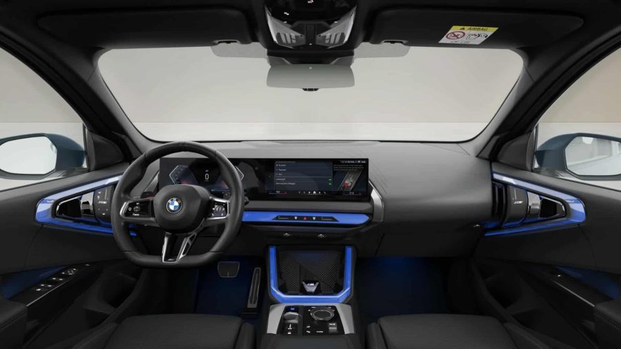 Renting Coches BMW X320d xDrive M Sport Arctic Race Blue, Black Sapphire