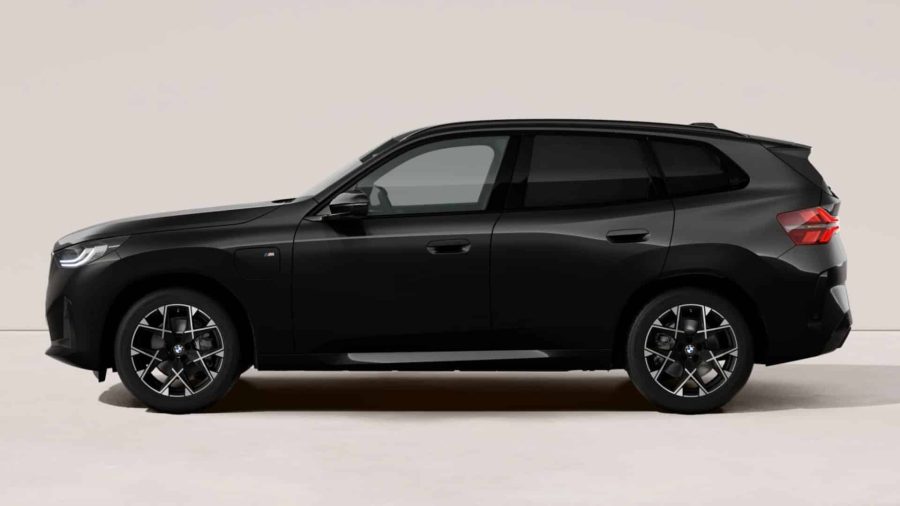Renting Coches BMW X330e xDrive M Sport Black Sapphire, Arctic Race Blue
